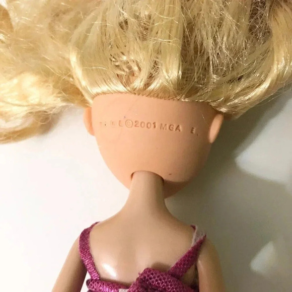 MGA Bratz Cloe Fashion Show Evening Wear  Doll Flaws TLC - Picture 13 of 16